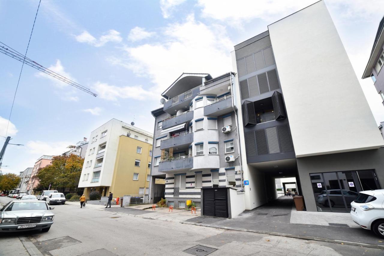 Ophelia Apartment With Parking 자그레브 외부 사진